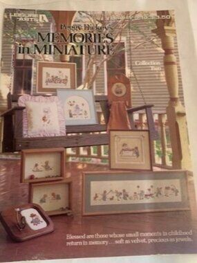 Leisure Arts Peggy Dickey's Memories in Miniature Cross Stitch Design Leaflet Pa